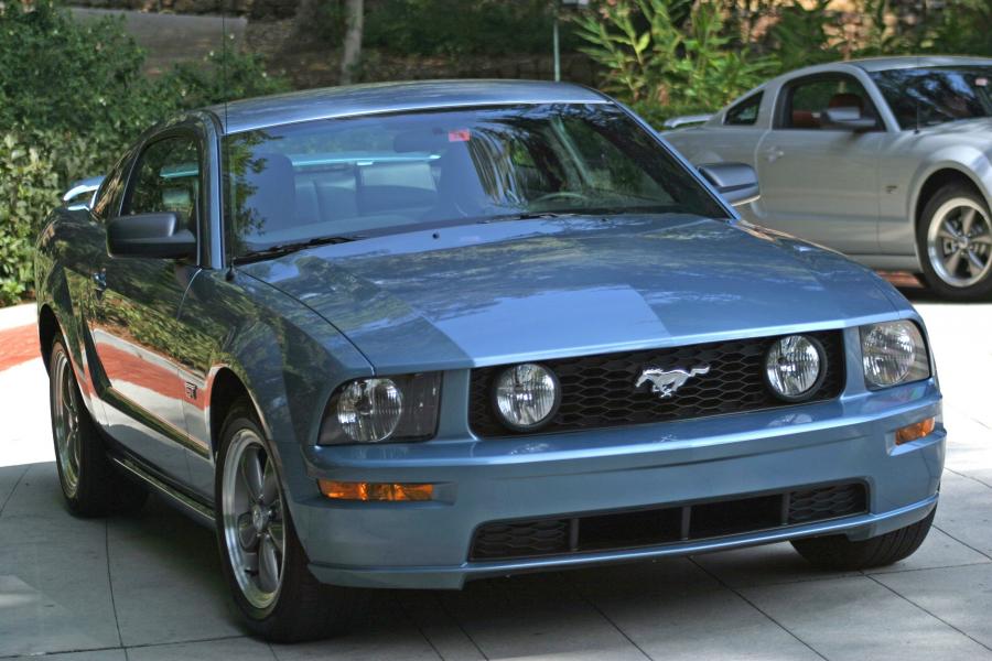  Ford Mustang GT 2005 года  (фото 95 из 209)